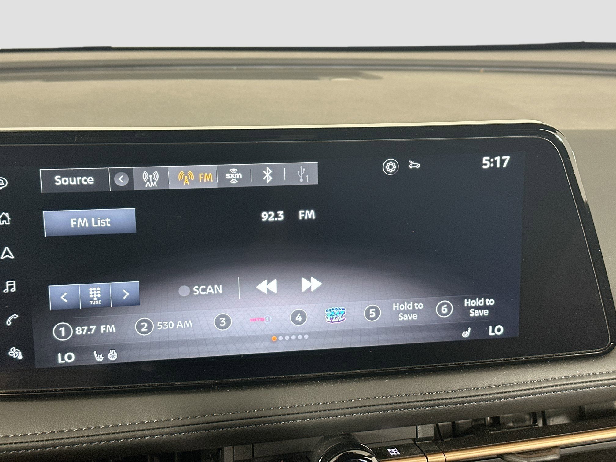 Used 2024 Nissan Ariya FWD image 19