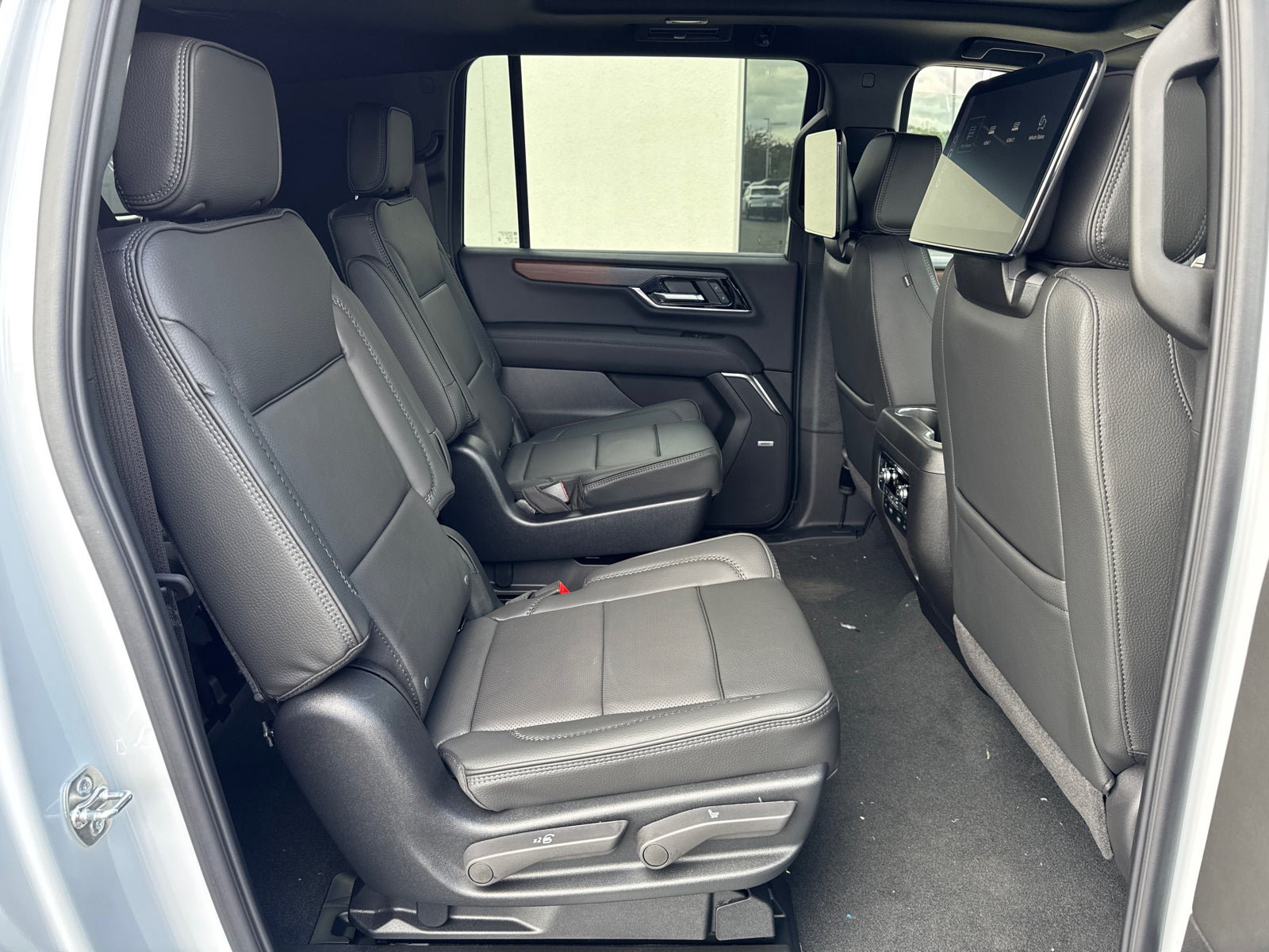 Used 2026 GMC Yukon XL Denali w/ Denali Reserve Package AWD/4WD image 20