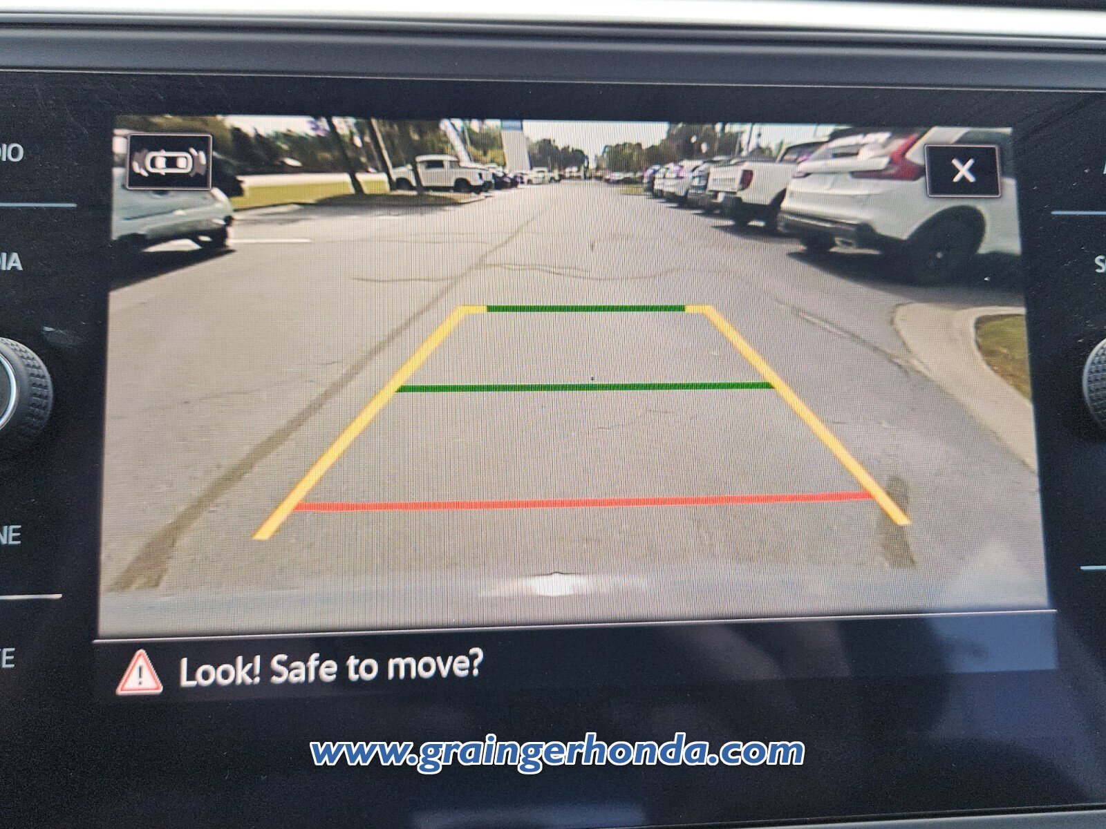 Used 2021 Volkswagen Atlas Cross Sport SE w/ Panoramic Sunroof Package image 16