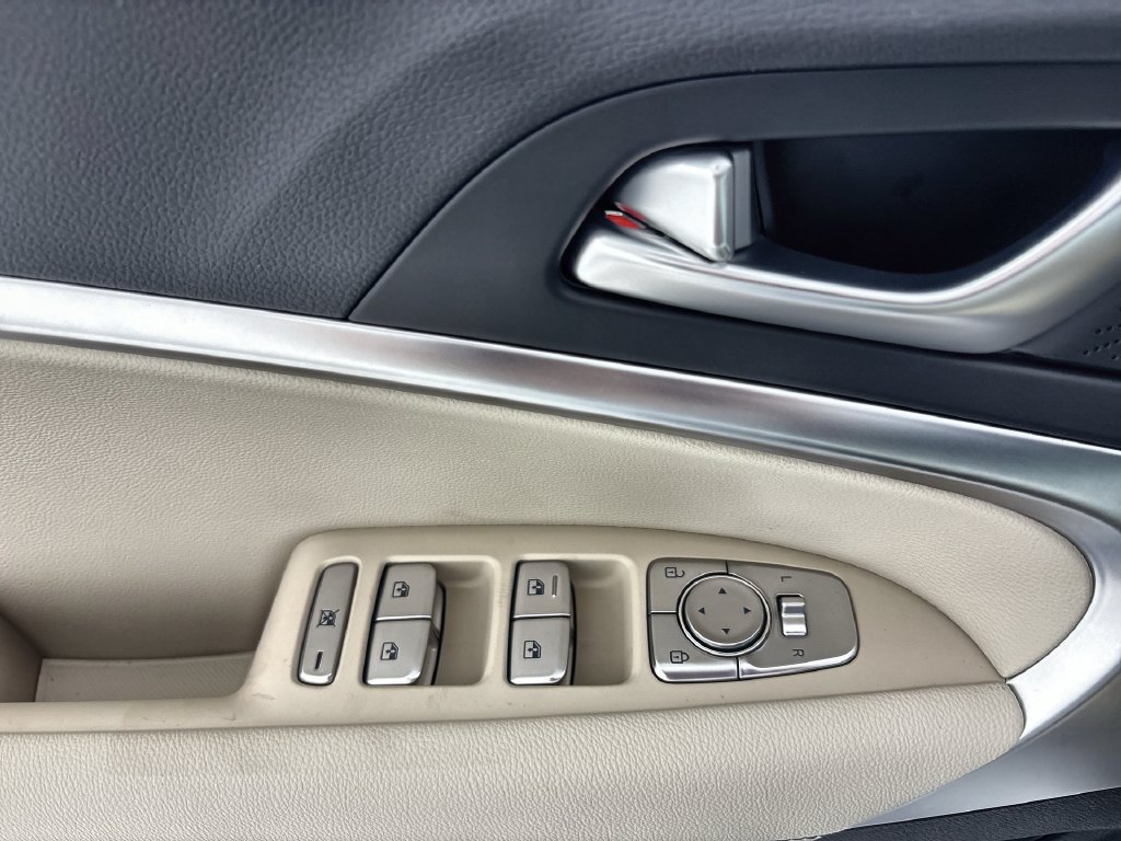 New 2026 Genesis G70 2.5T RWD image 15