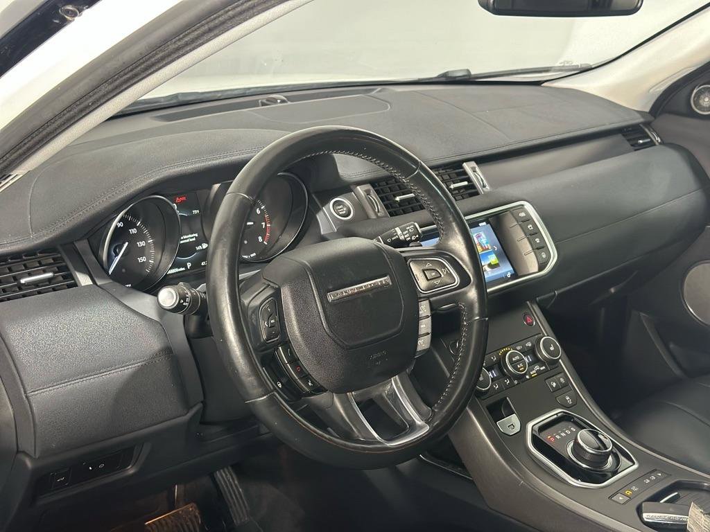 Used 2018 Land Rover Range Rover Evoque SE image 27