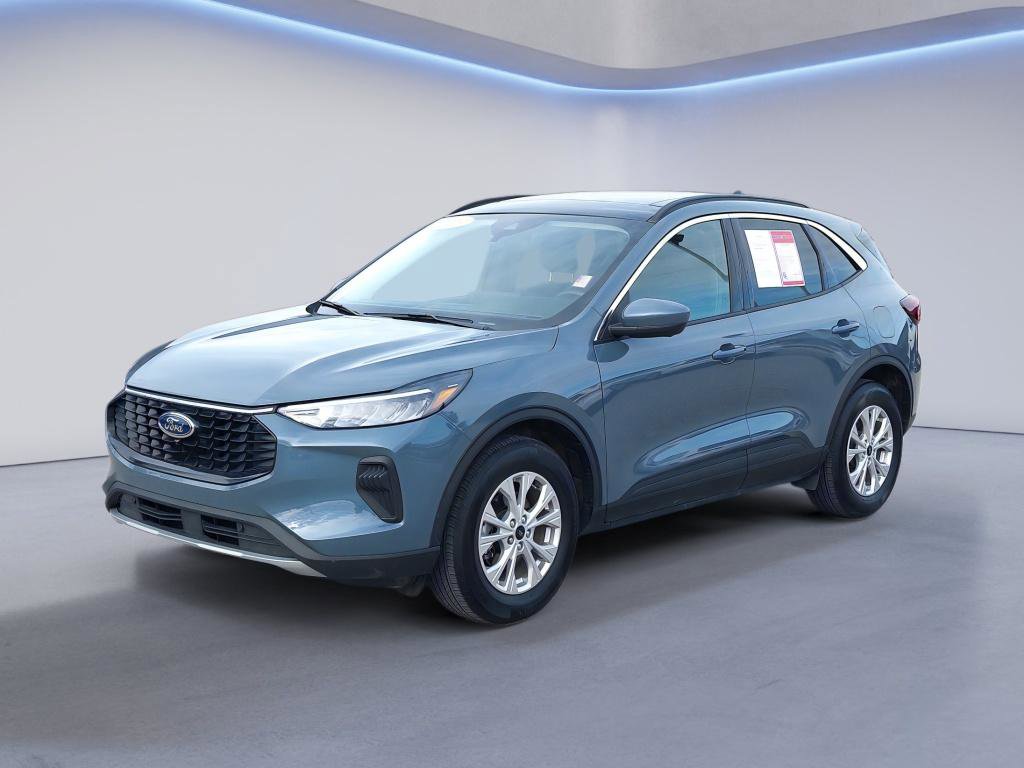 Used 2023 Ford Escape Active w/ Tech Pack #2 image 2