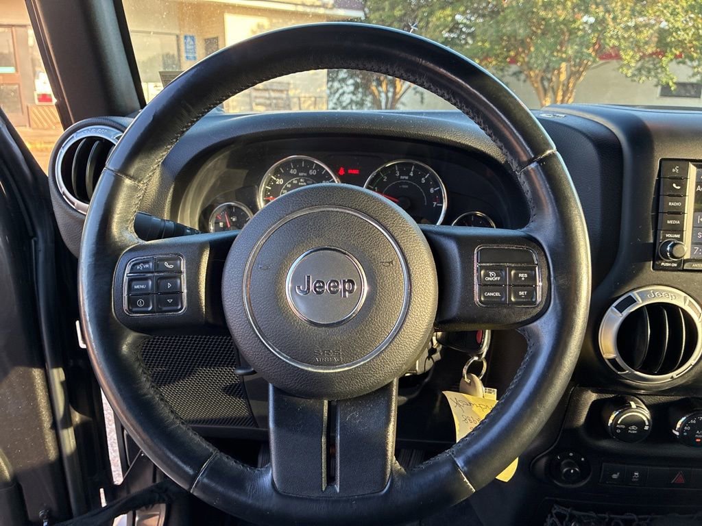Used 2016 Jeep Wrangler Unlimited Sahara w/ Connectivity Group AWD/4WD image 20