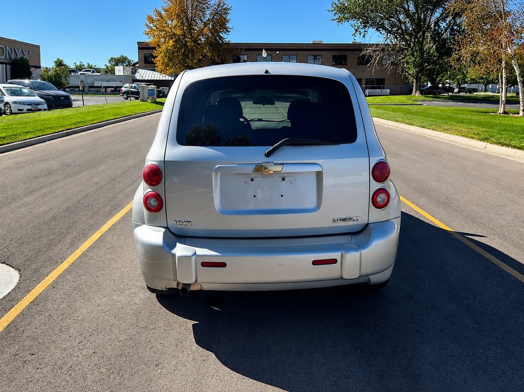 Used 2011 Chevrolet HHR LT FWD image 4