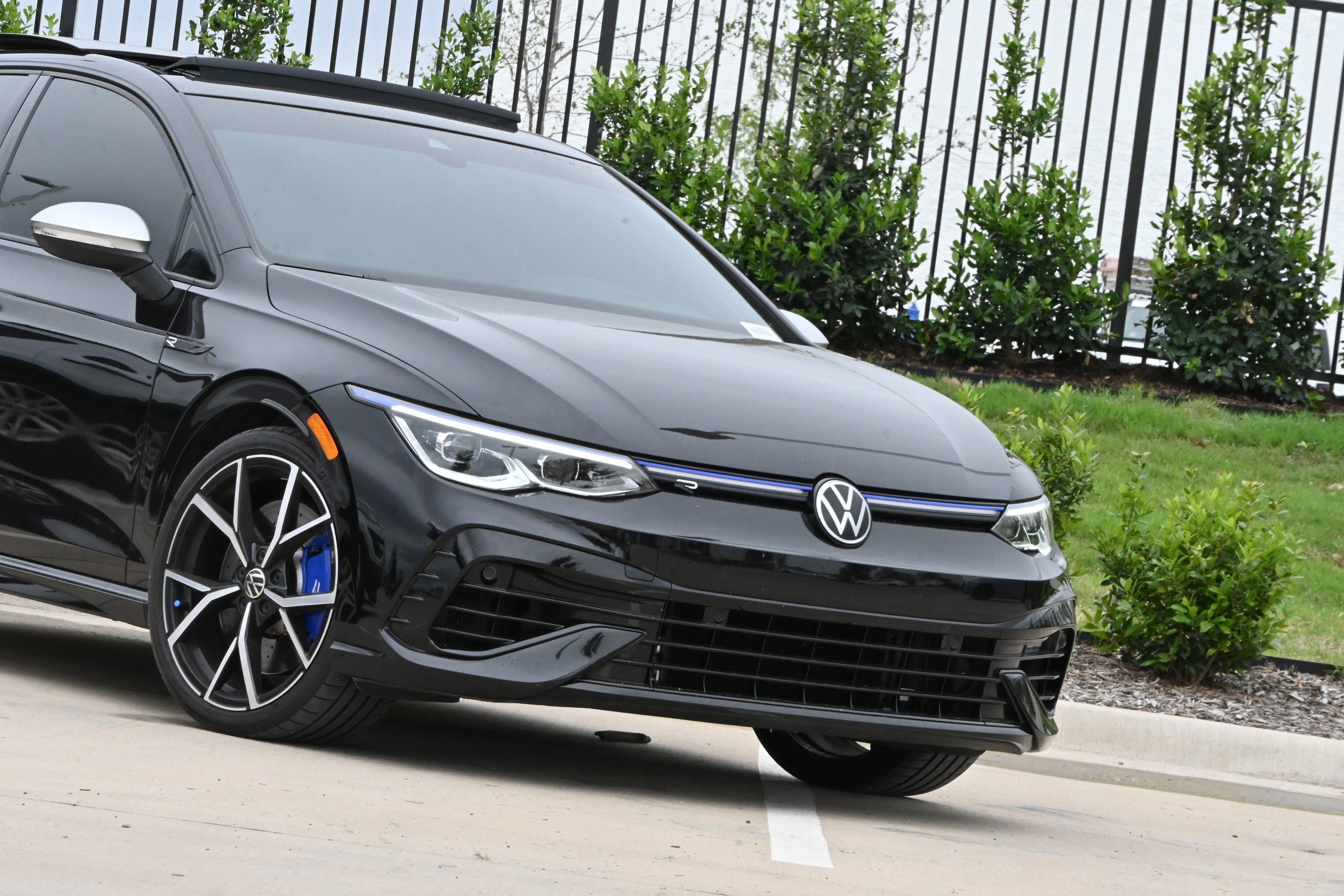 Used 2024 Volkswagen Golf R AWD/4WD image 3