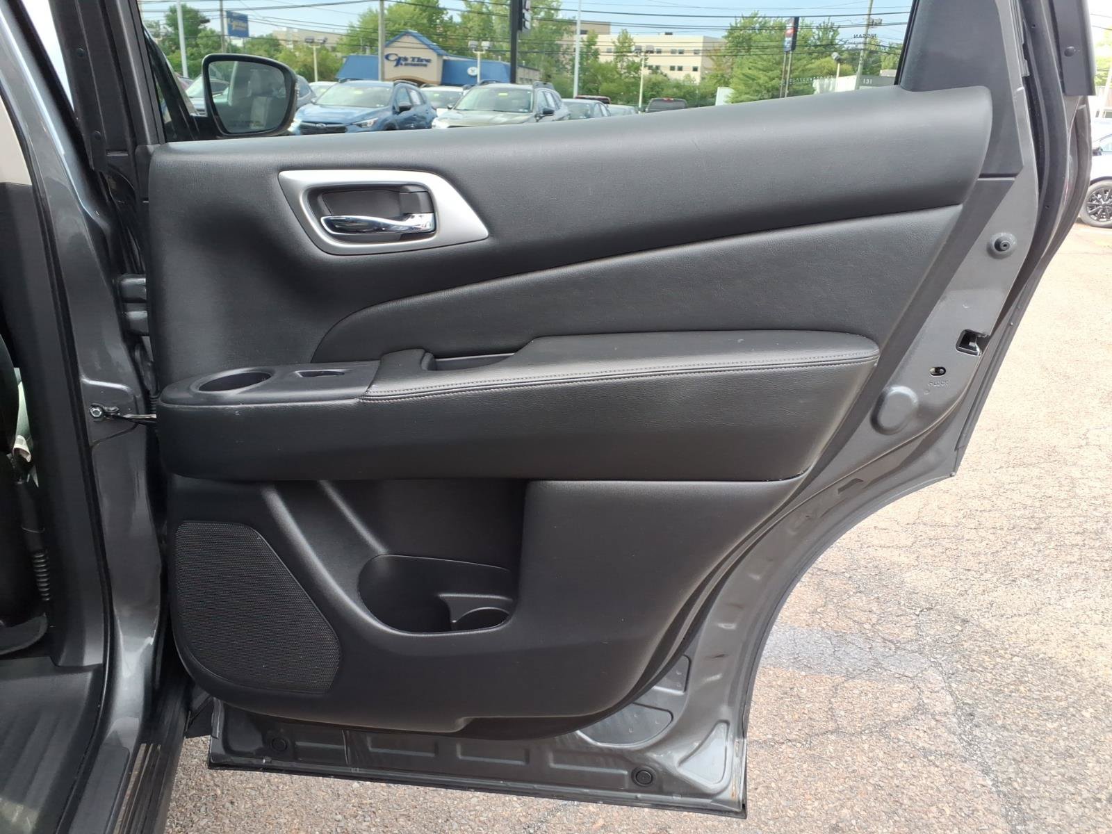 Used 2019 Nissan Pathfinder S AWD/4WD image 27
