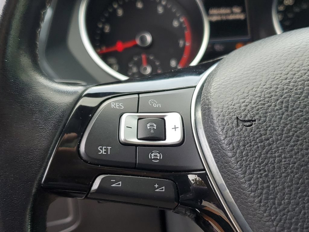 Used 2021 Volkswagen Tiguan SE R-Line FWD image 22