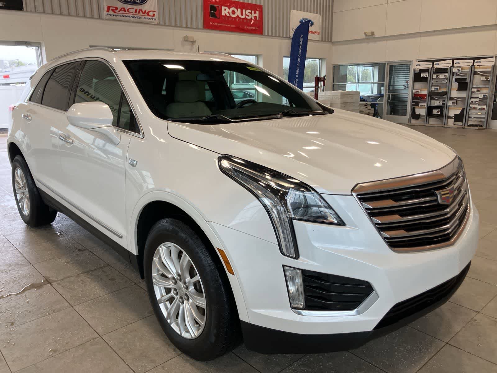 Used 2017 Cadillac XT5 FWD image 3