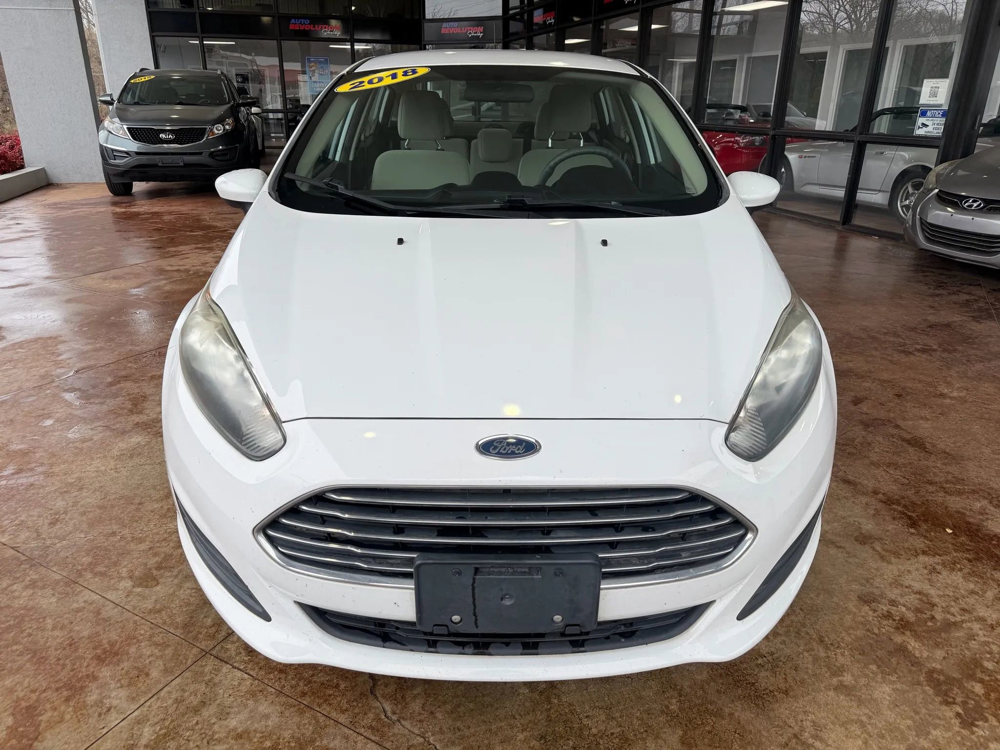Used 2018 Ford Fiesta SE image 2