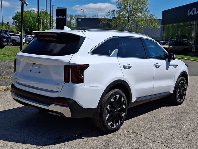 Certified 2026 Kia Sorento EX AWD/4WD image 6