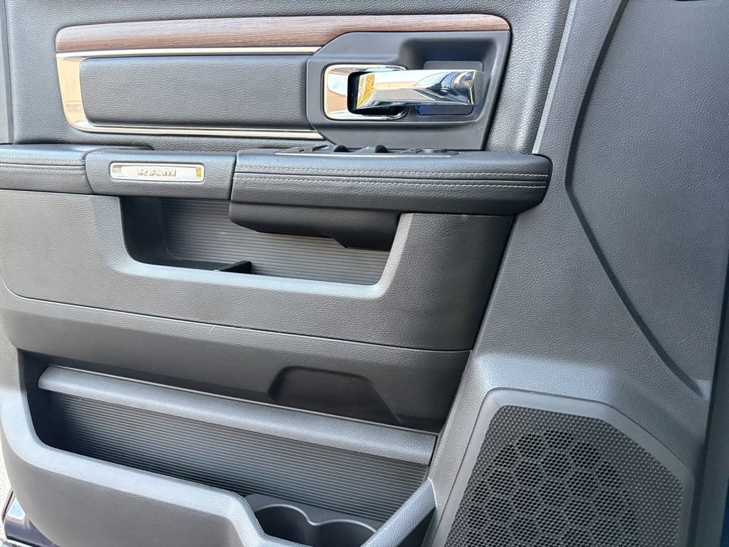 Used 2016 RAM 2500 Laramie w/ Convenience Group AWD/4WD image 3
