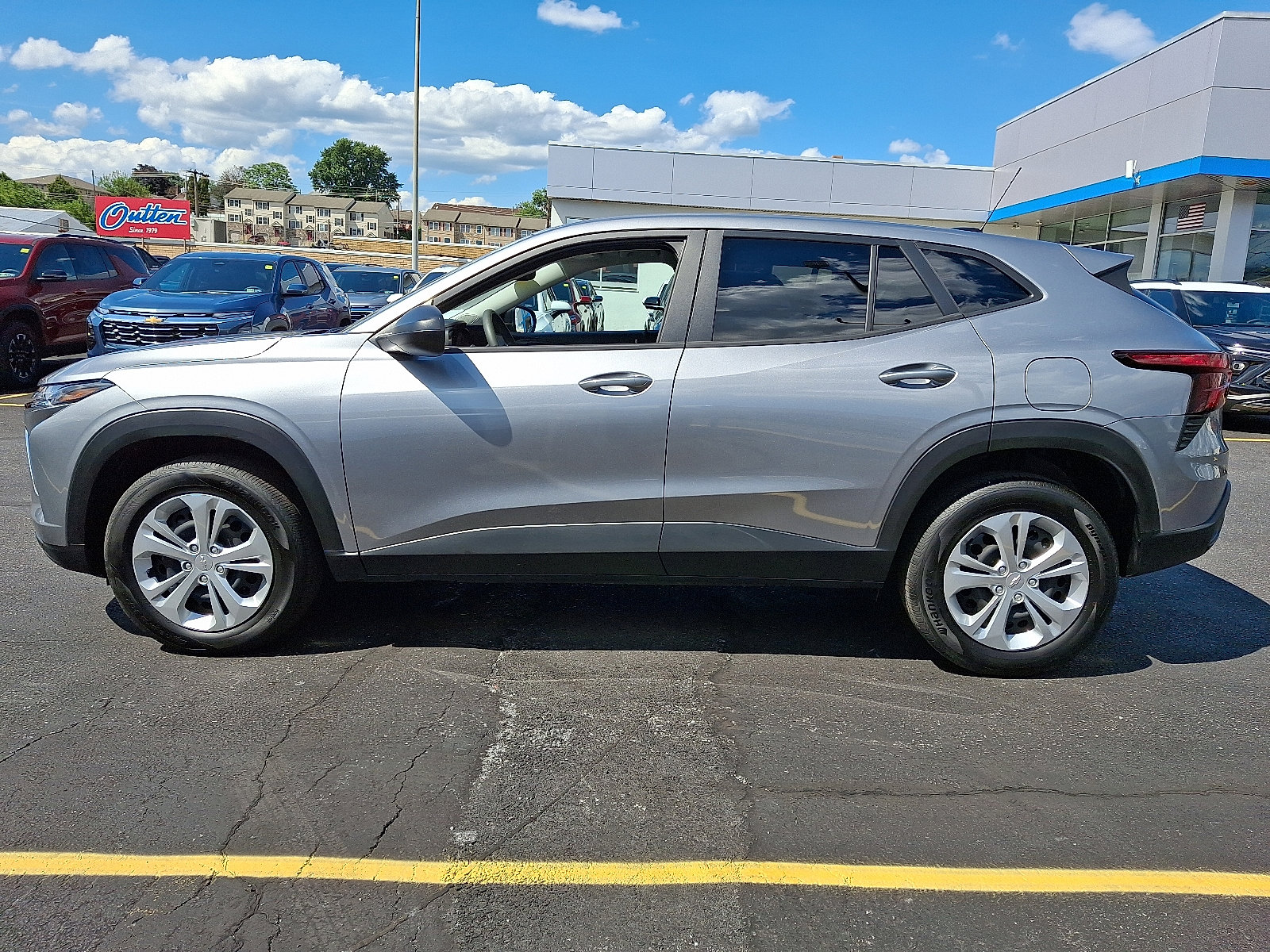 Used 2025 Chevrolet Trax LS image 2