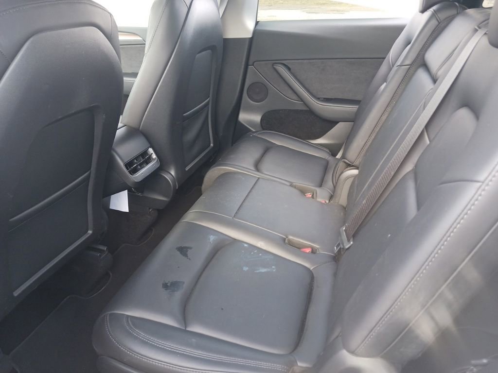 Used 2024 Tesla Model Y Long Range AWD/4WD image 13
