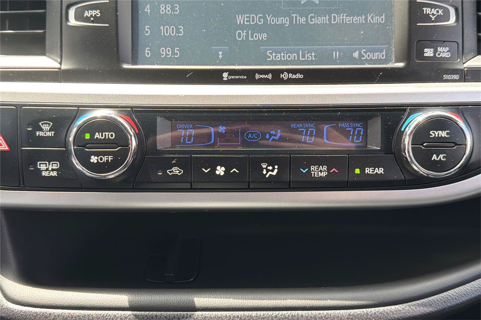 Used 2019 Toyota Highlander SE AWD/4WD image 35
