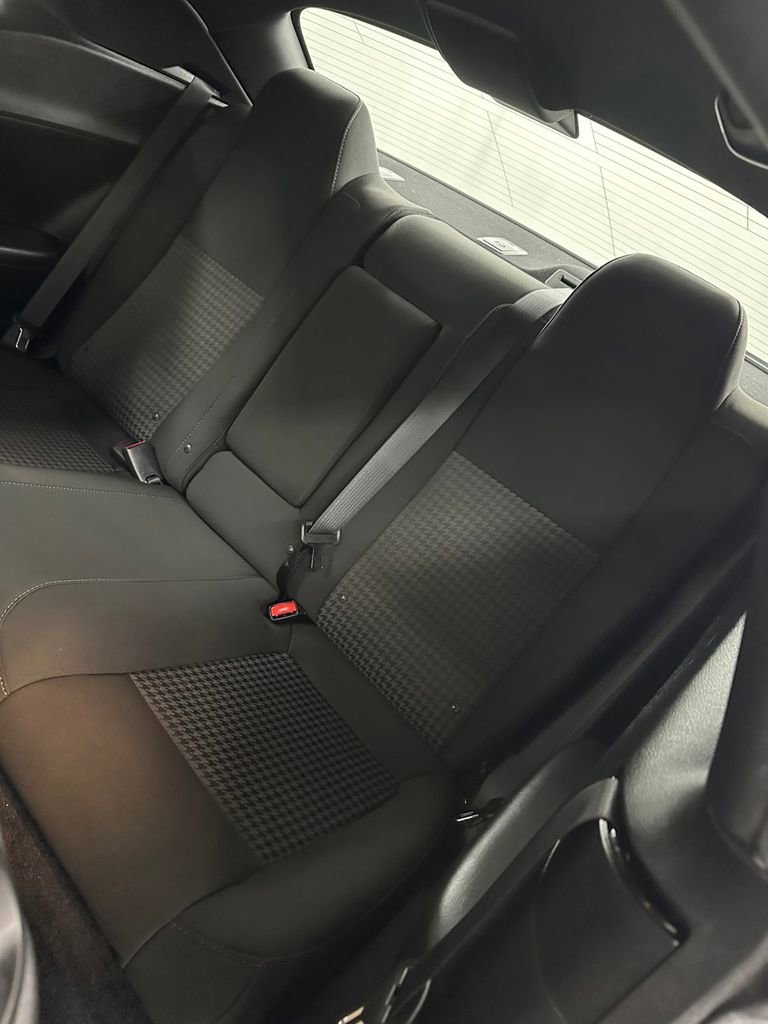 Used 2018 Dodge Challenger R/T Scat Pack w/ Dynamics Package RWD image 27