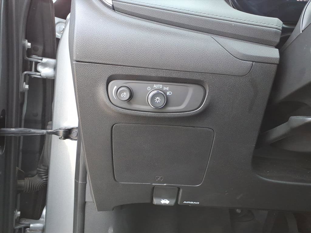 Used 2024 Buick Encore GX Sport Touring image 17