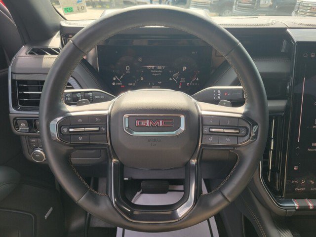 Used 2025 GMC Yukon AT4 w/ AT4 Premium Package AWD/4WD image 18