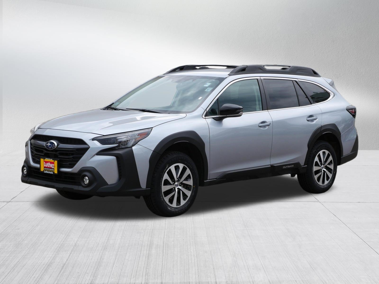 Used 2024 Subaru Outback Premium AWD/4WD image 3