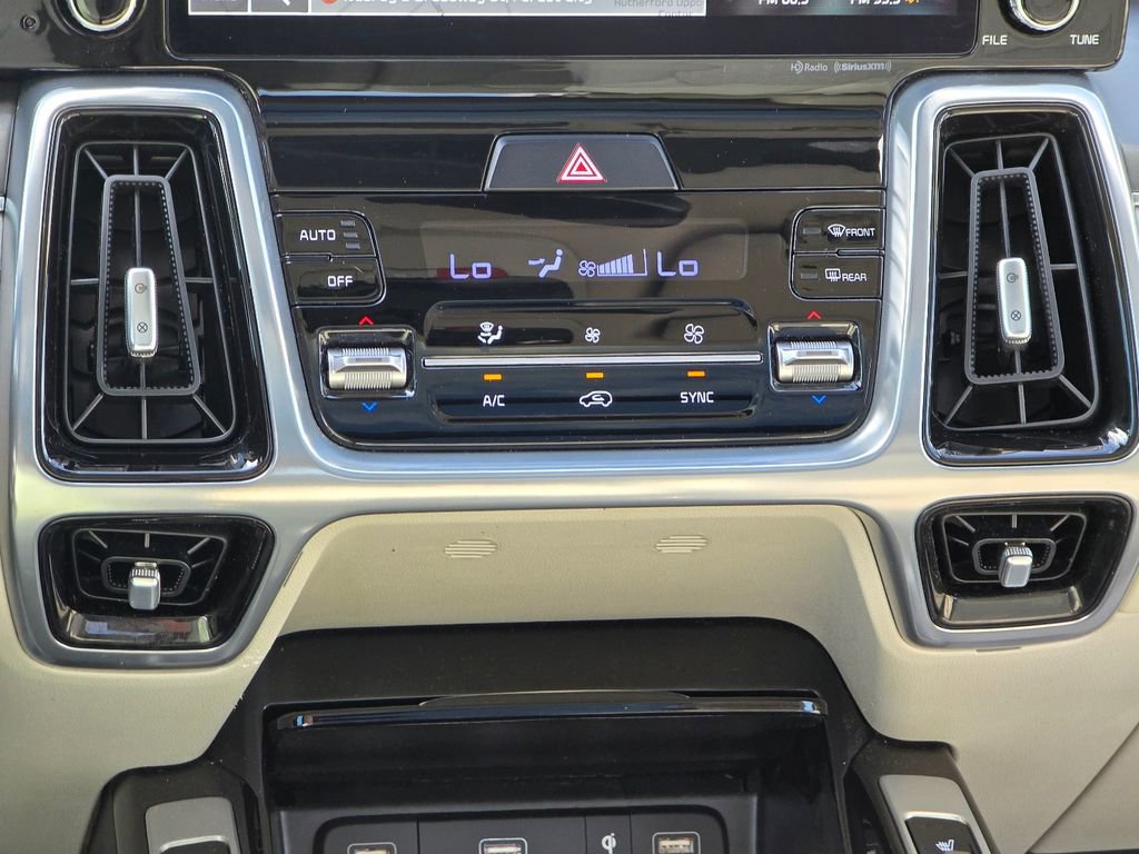 Used 2023 Kia Sorento SX image 19