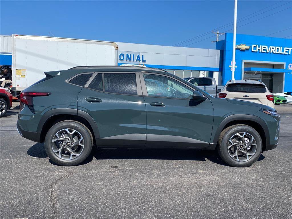 New 2026 Chevrolet Trax LT w/ Driver Confidence Package image 2