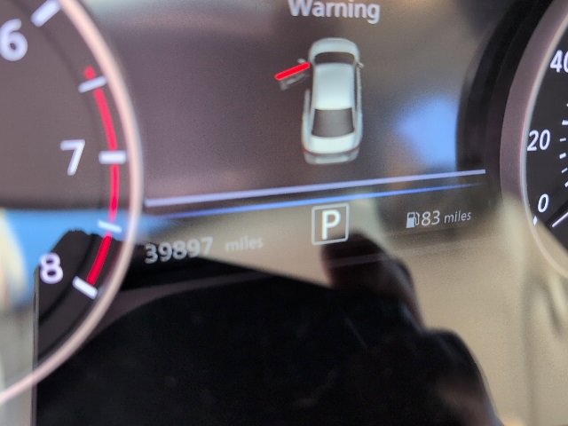 Used 2023 Nissan Sentra SV w/ SV Premium Package image 17