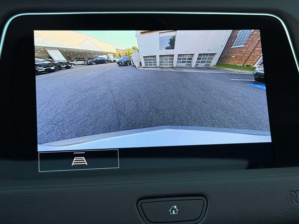 Used 2021 Cadillac XT4 Luxury w/ Cold Weather Package AWD/4WD image 7