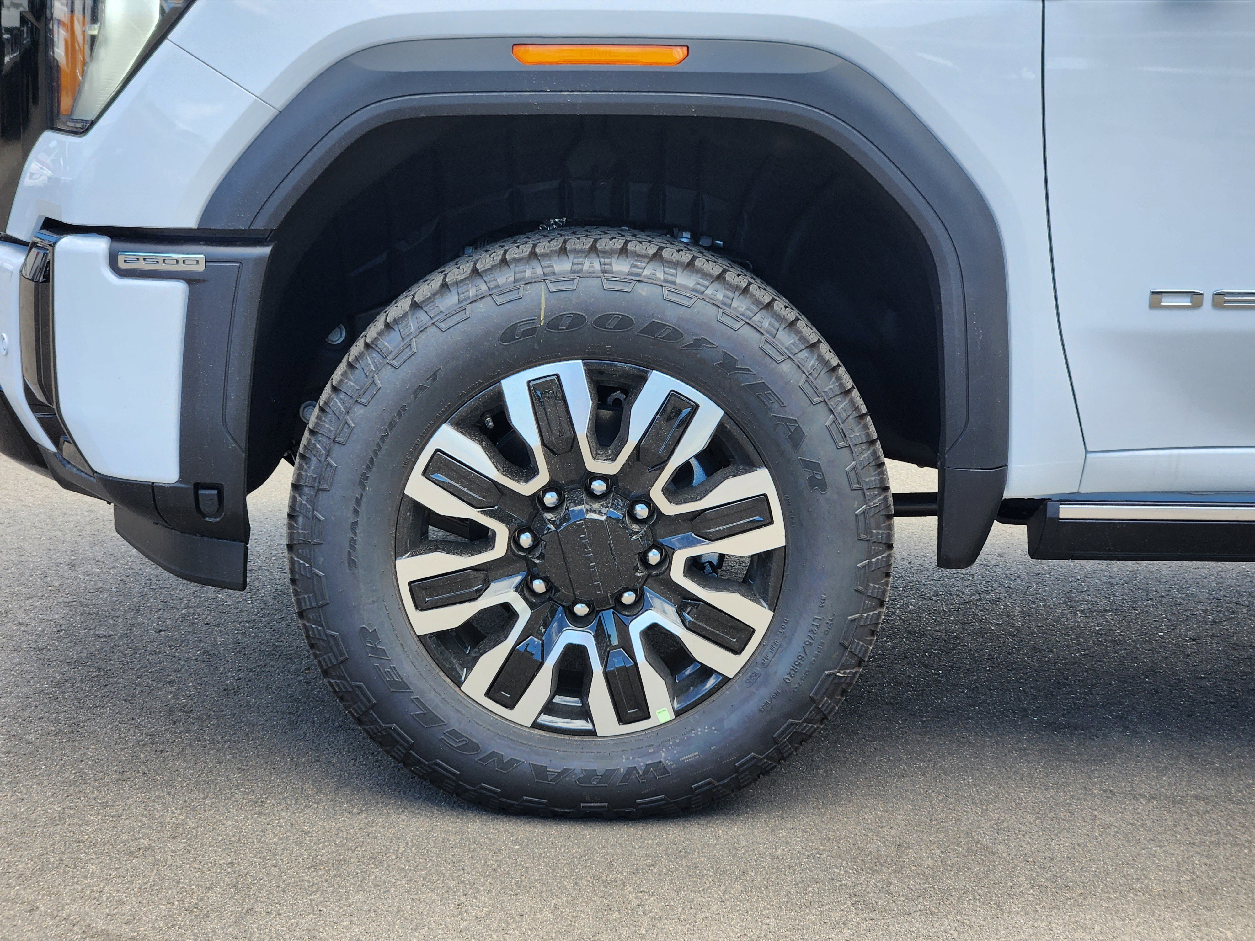 New 2025 GMC Sierra 2500 Denali Ultimate w/ Max Trailering Package image 22