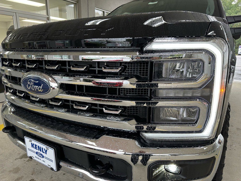 New 2026 Ford F250 Lariat w/ Tremor Off-Road Package image 2