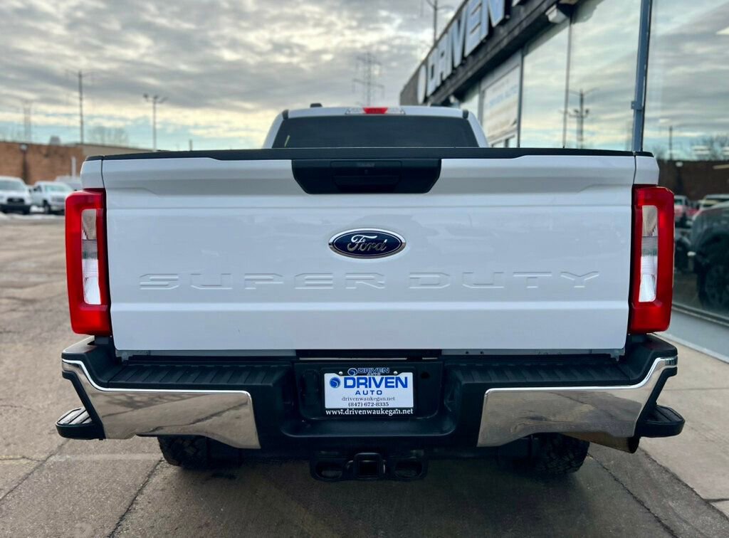 Used 2024 Ford F350 XLT w/ FX4 Off-Road Package image 4