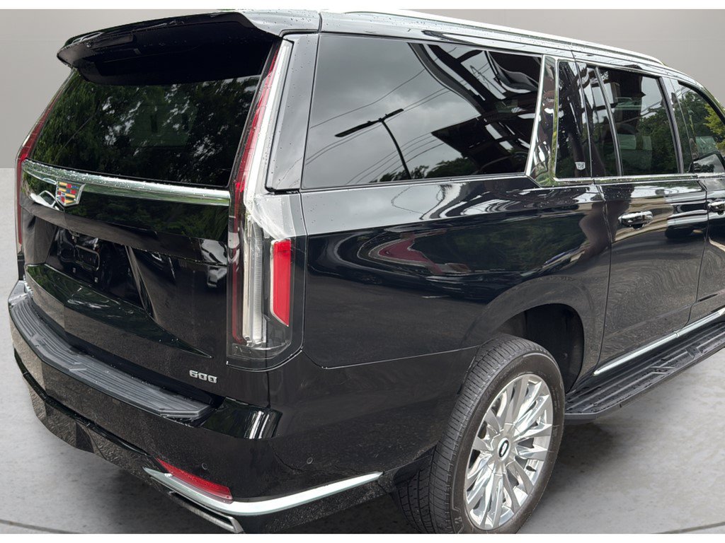 Certified 2024 Cadillac Escalade ESV Premium Luxury w/ LPO, Floor Liner Package AWD/4WD image 10