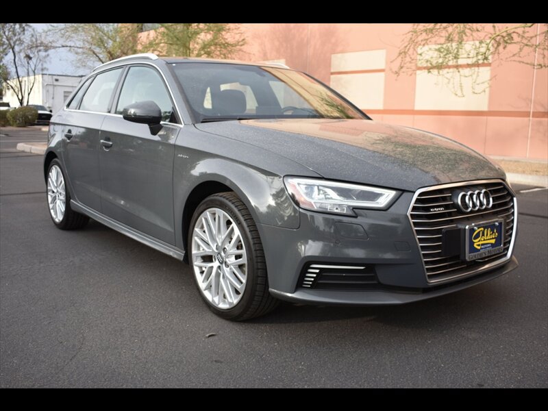 Used 2018 Audi A3 e-tron Premium Plus w/ Technology Package FWD image 2
