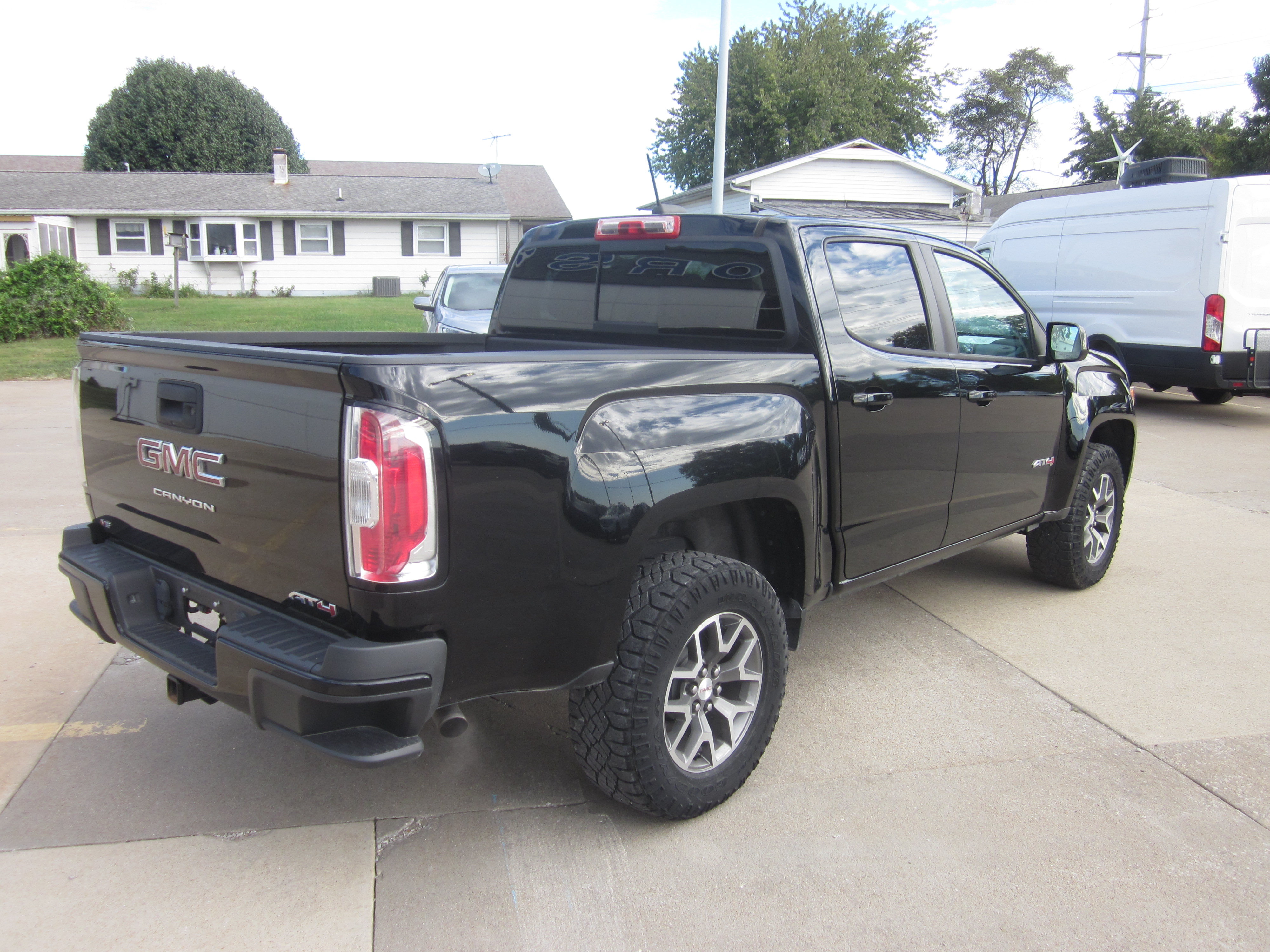 Used 2021 GMC Canyon AT4 w/ Trailering Package AWD/4WD image 6