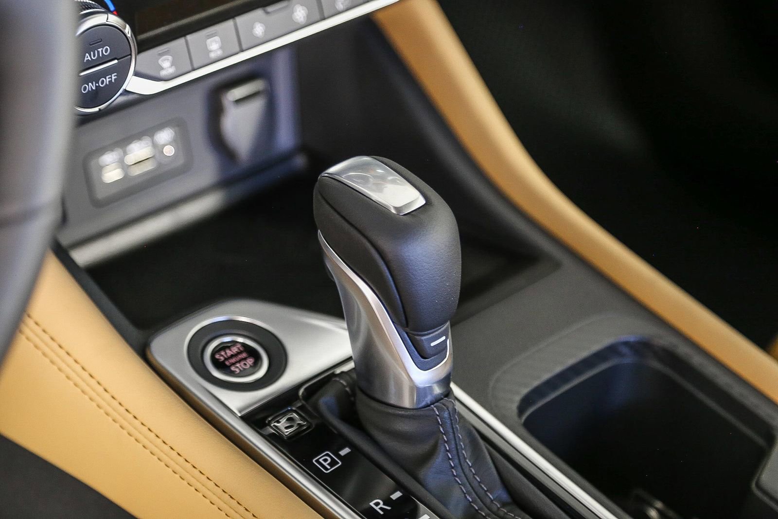 Used 2025 Nissan Sentra SV w/ SV Premium Package image 20