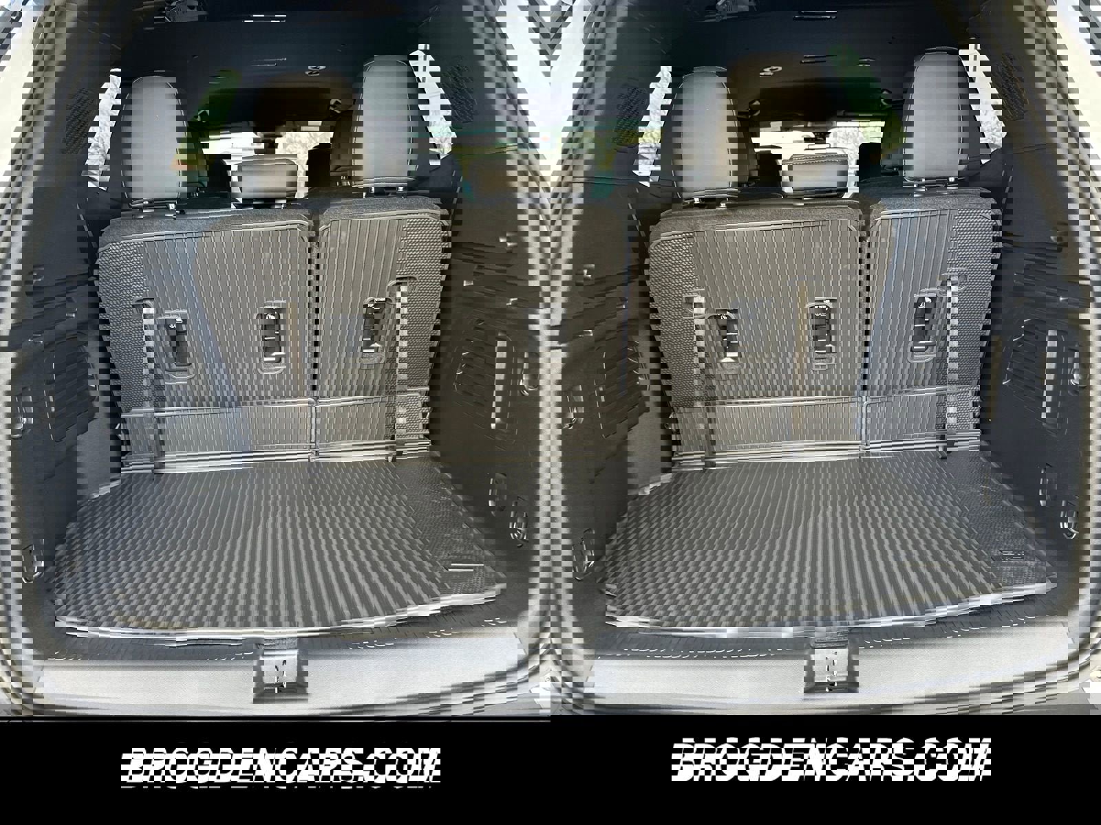 New 2026 GMC Acadia AT4 image 8