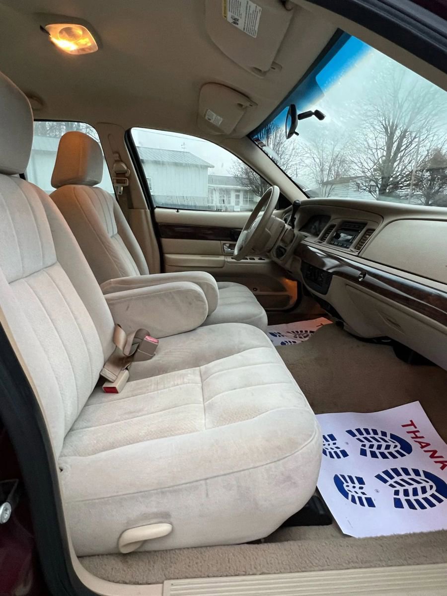 Used 2007 Mercury Grand Marquis GS image 12