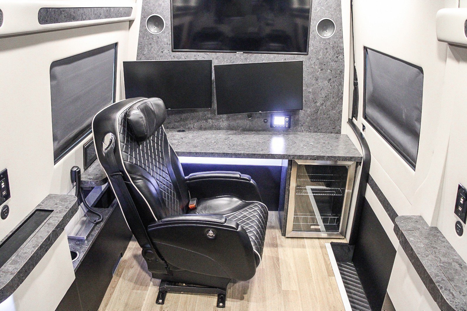 Used 2017 Mercedes-Benz Sprinter 3500 image 1
