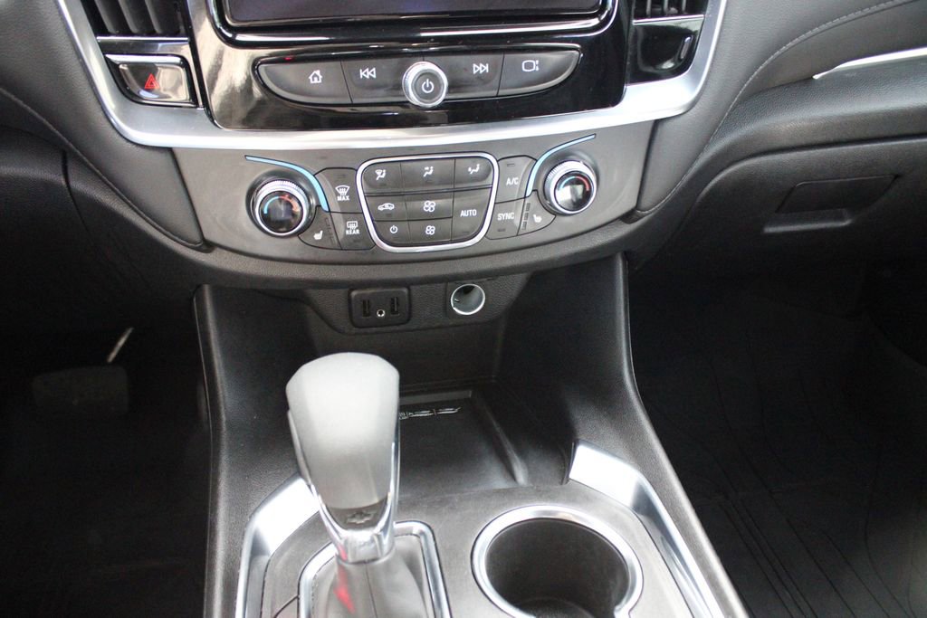 Used 2022 Chevrolet Traverse LT w/ LPO, Floor Liner Package image 37
