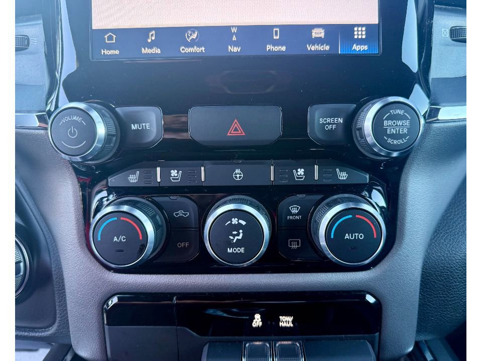 Used 2024 RAM 1500 Laramie image 21