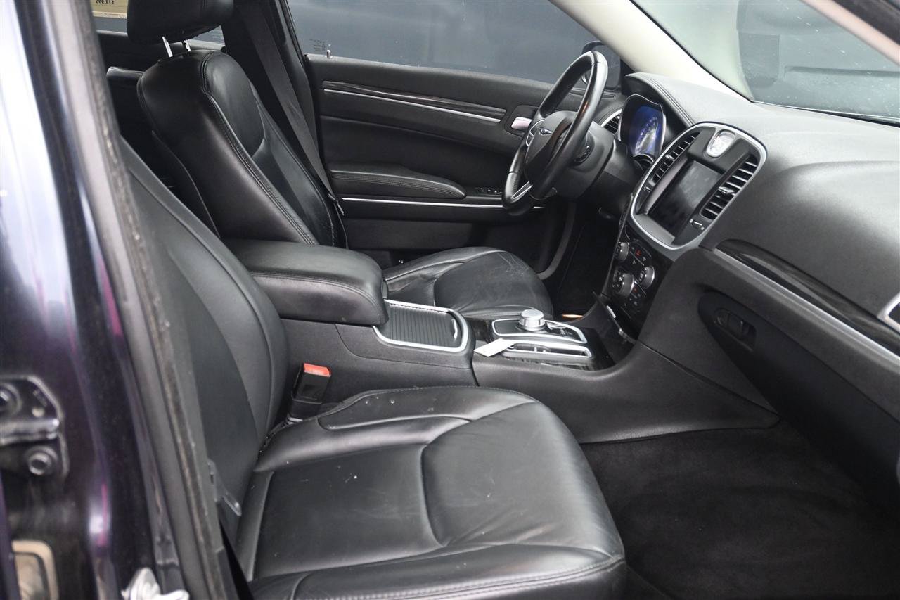 Used 2017 Chrysler 300 Limited w/ Value Package AWD/4WD image 9