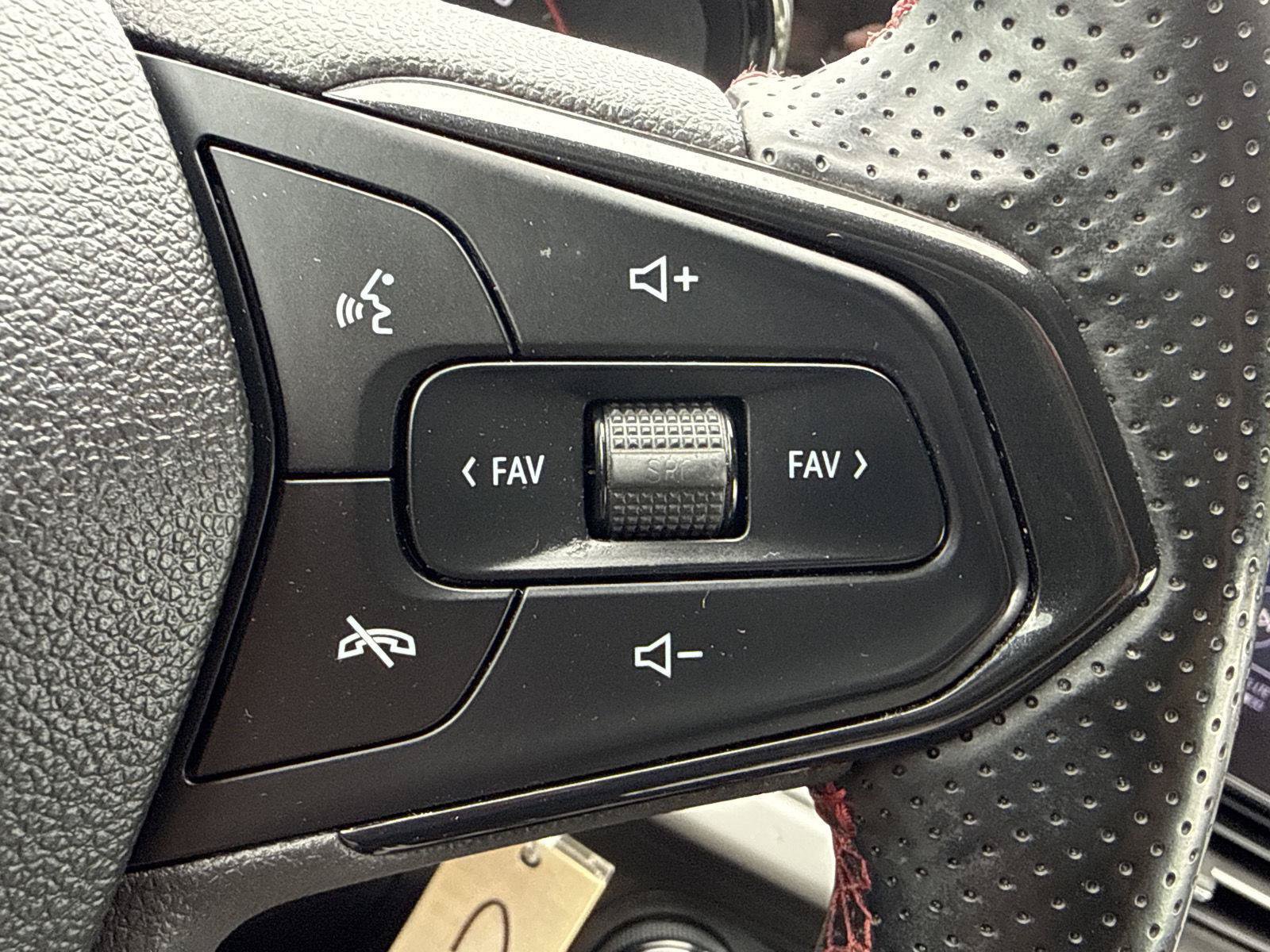 Used 2024 Chevrolet Trax RS w/ Driver Confidence Package FWD image 19