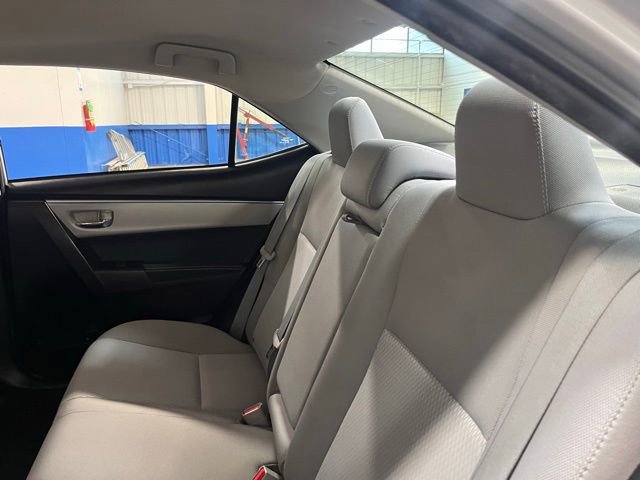 Used 2015 Toyota Corolla LE image 18