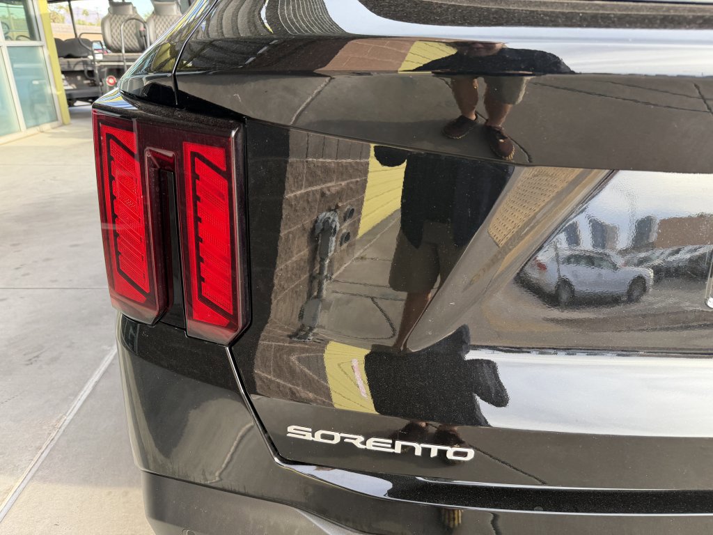 Used 2025 Kia Sorento EX image 14