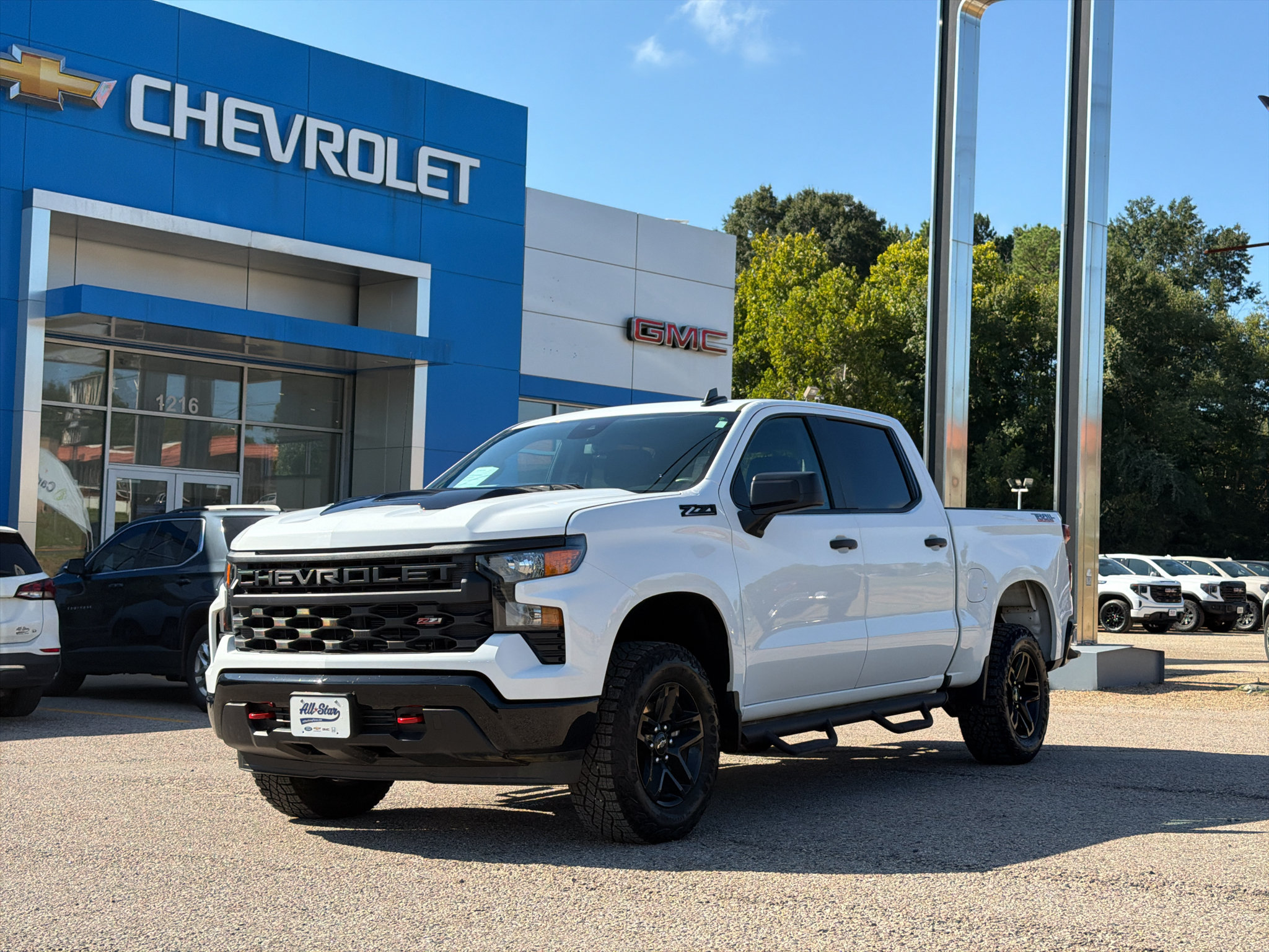 Used 2024 Chevrolet Silverado 1500 Custom Trail Boss w/ LPO, Dark Essentials Package AWD/4WD image 14