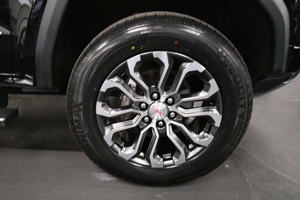 Used 2023 GMC Canyon Denali AWD/4WD image 30