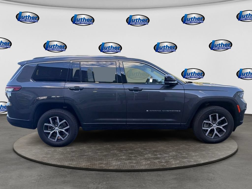 Used 2023 Jeep Grand Cherokee L Limited w/ Luxury Tech Group II AWD/4WD image 9