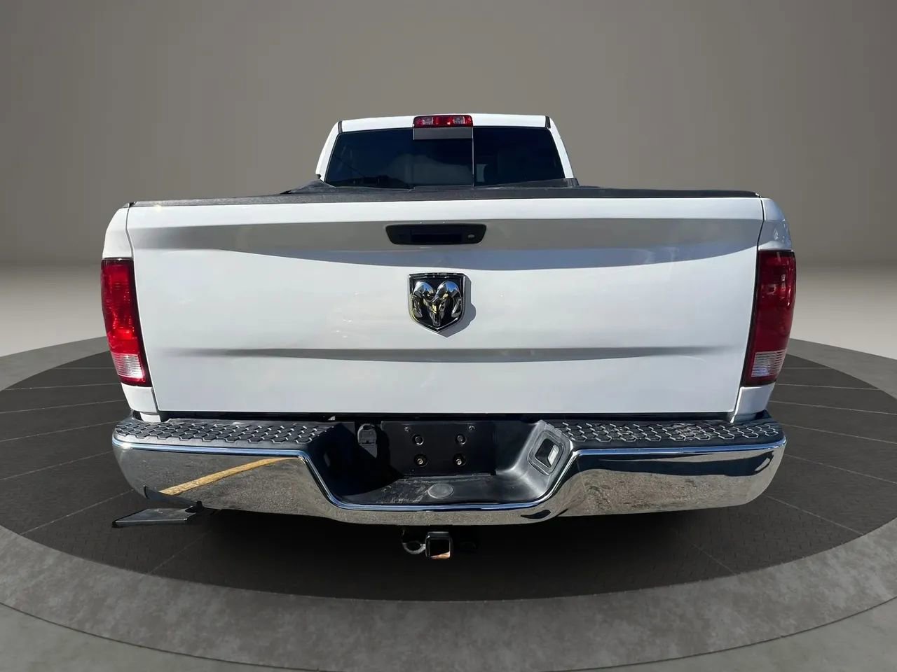 Used 2018 RAM 1500 SLT AWD/4WD image 6