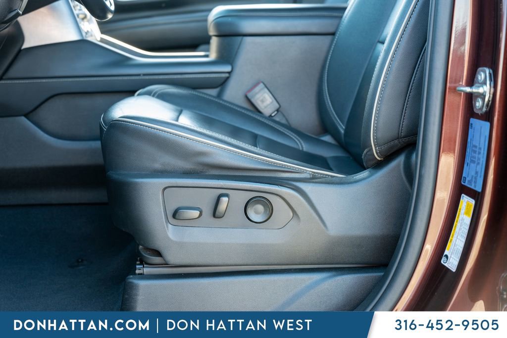 Used 2023 GMC Yukon XL SLT AWD/4WD image 21