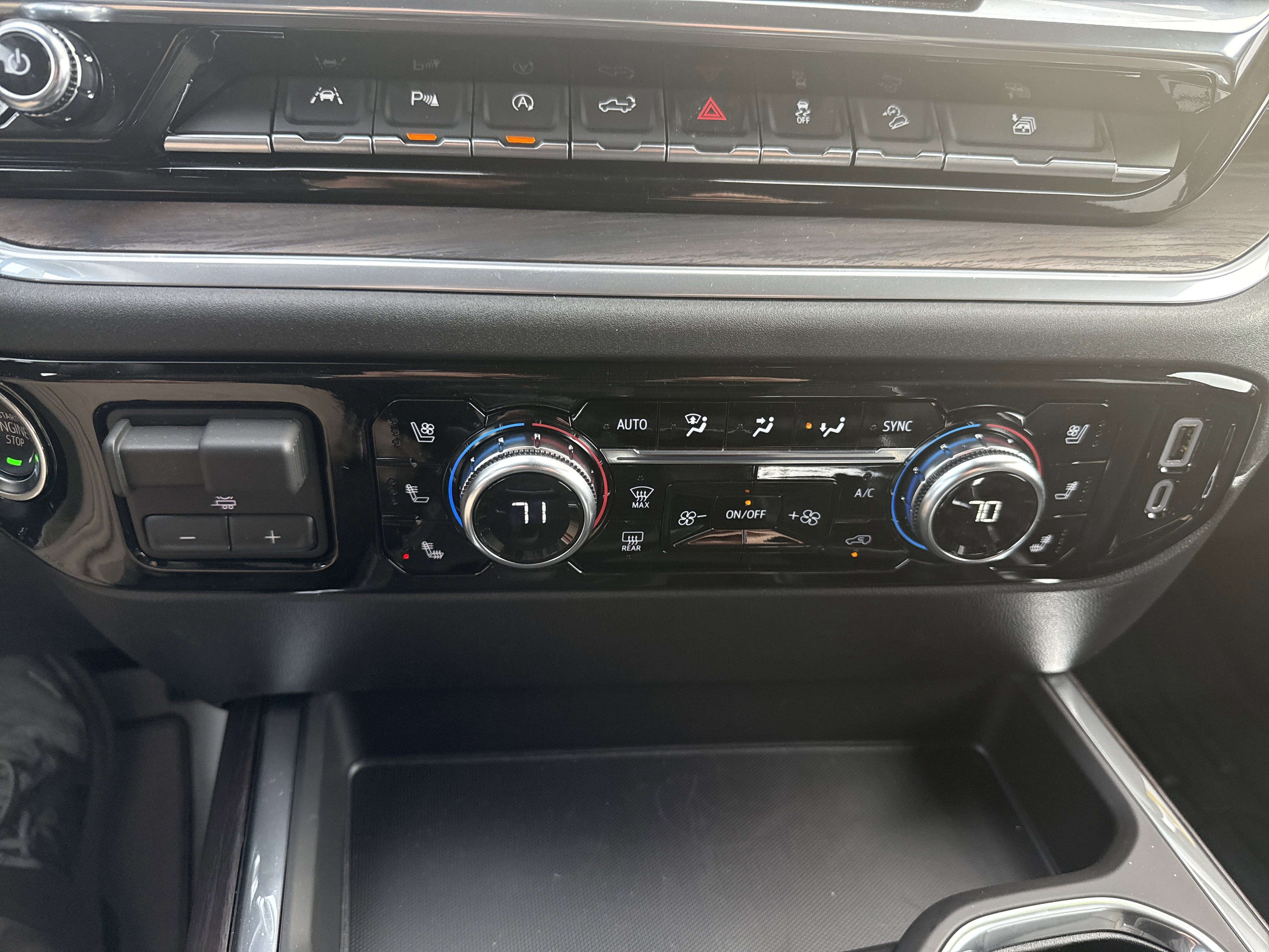 New 2026 GMC Sierra 1500 SLT w/ SLT Premium Plus Package image 27