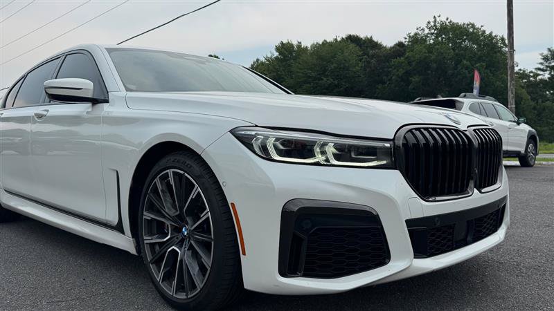 Used 2022 BMW 740i w/ M Sport Package RWD image 24