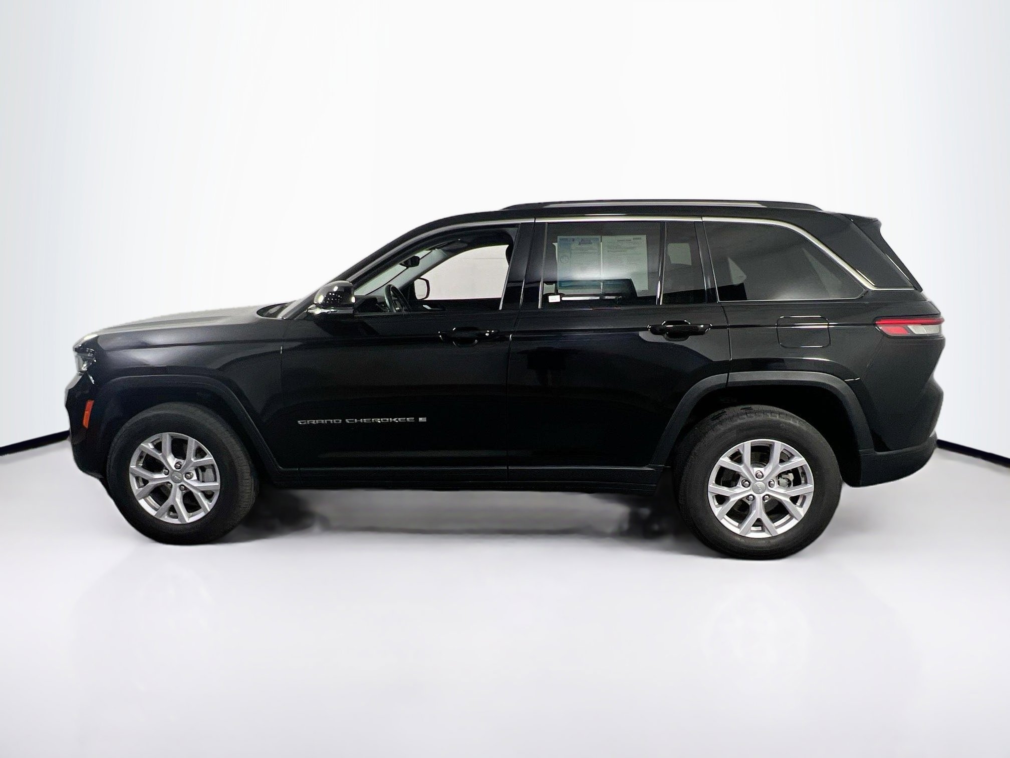 Used 2022 Jeep Grand Cherokee Limited AWD/4WD image 8